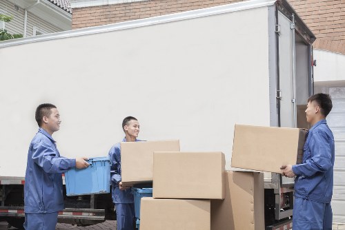Local removal team planning an apartment move in Pimlico
